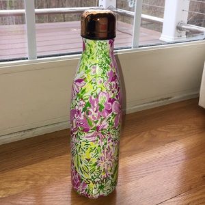 AMAZING PRICE Lilly Pulitzer Swell beverage bottle